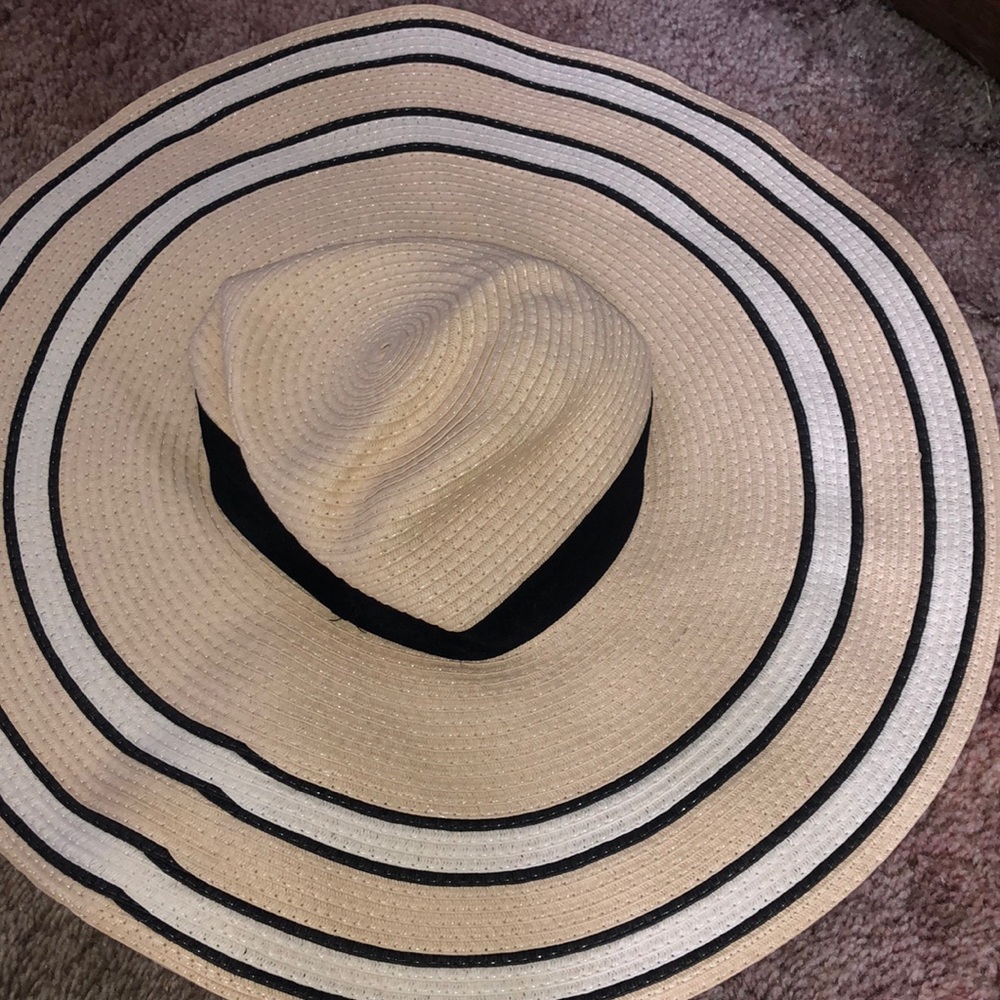 sun blocking hat